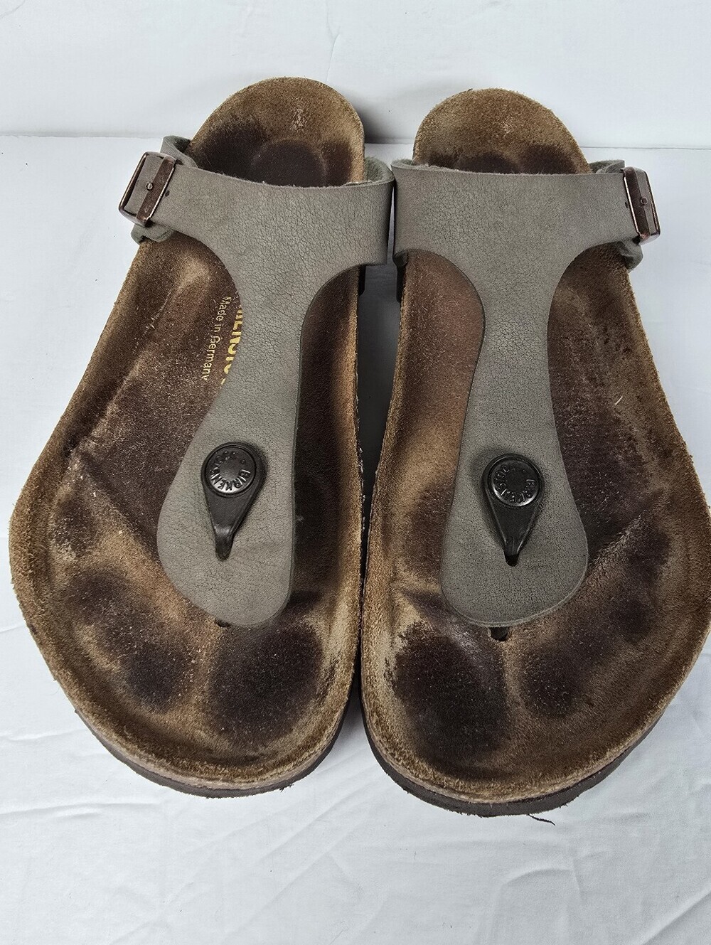 Birkenstock Gizeh Women's Thong Sandals in a Taupe Mocha Brown Size 39-8.5
